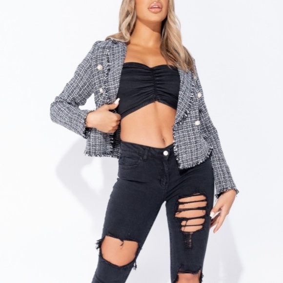 IT’S HERE!! 🛍 BLACK TWEED BLAZER - Picture 6 of 16